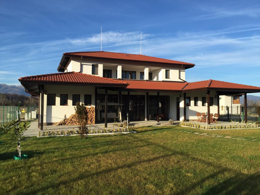 Guest House Hasiendata พาเวลบันยา ภายนอก รูปภาพ