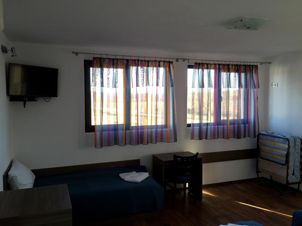 Guest House Hasiendata พาเวลบันยา ภายนอก รูปภาพ