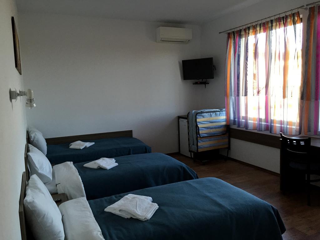 Guest House Hasiendata พาเวลบันยา ภายนอก รูปภาพ
